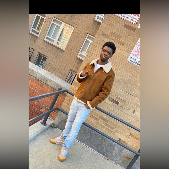 Meet your Posher, Wendjy - Picture 1 of 6